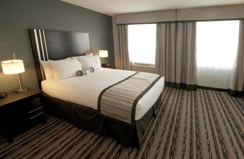 The View Hotel Fort Saint James Bagian luar foto